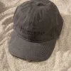 GORRA CLÁSICA DE ALGODÓN ASFALTO